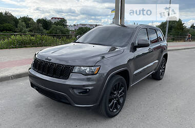 Внедорожник / Кроссовер Jeep Grand Cherokee 2017 в Сумах