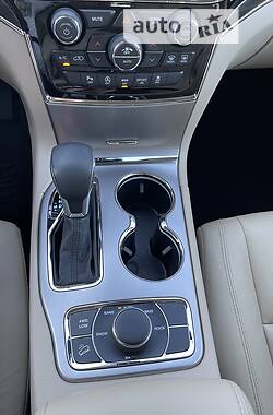 Позашляховик / Кросовер Jeep Grand Cherokee 2019 в 