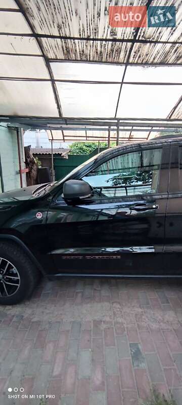 Внедорожник / Кроссовер Jeep Grand Cherokee 2017 в Чернигове