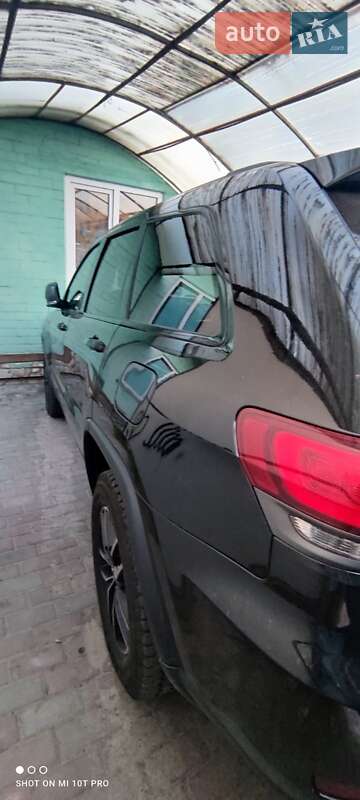 Внедорожник / Кроссовер Jeep Grand Cherokee 2017 в Чернигове