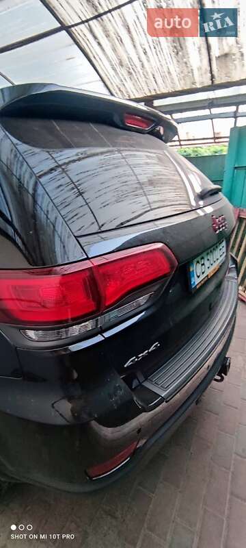 Внедорожник / Кроссовер Jeep Grand Cherokee 2017 в Чернигове
