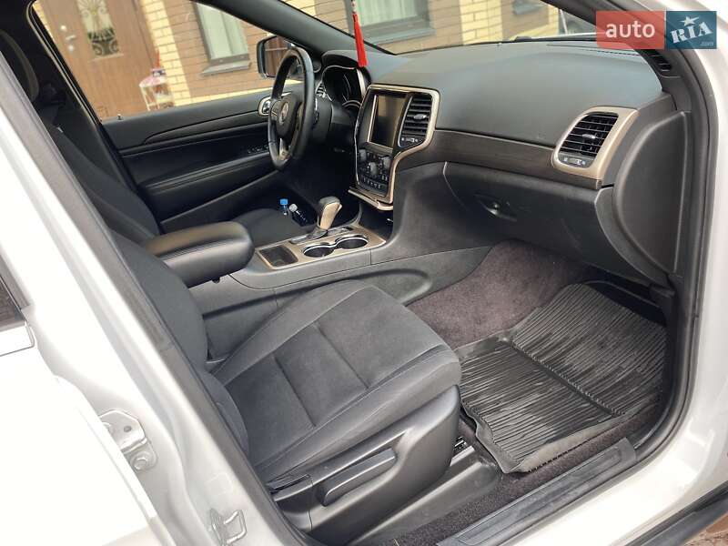 Внедорожник / Кроссовер Jeep Grand Cherokee 2016 в Виннице