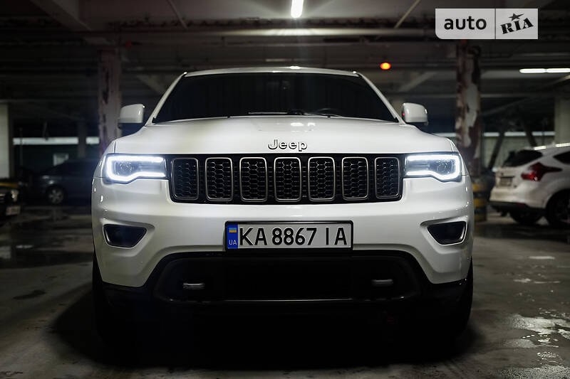 Внедорожник / Кроссовер Jeep Grand Cherokee 2016 в Киеве