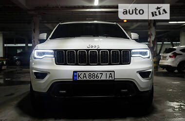 Внедорожник / Кроссовер Jeep Grand Cherokee 2016 в Киеве