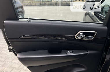 Внедорожник / Кроссовер Jeep Grand Cherokee 2010 в 
