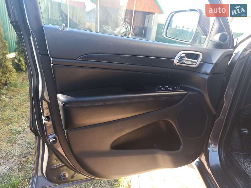 Внедорожник / Кроссовер Jeep Grand Cherokee 2017 в Тячеве