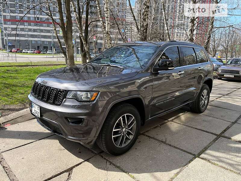 Внедорожник / Кроссовер Jeep Grand Cherokee 2017 в Киеве