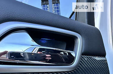 Позашляховик / Кросовер Jeep Grand Cherokee 2015 в 