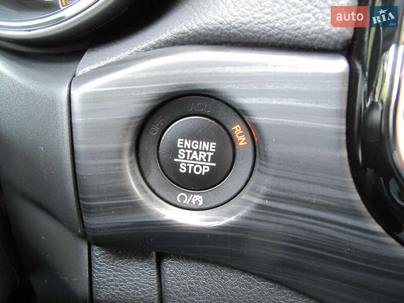 Внедорожник / Кроссовер Jeep Grand Cherokee 2020 в Киеве