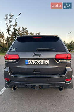 Внедорожник / Кроссовер Jeep Grand Cherokee 2016 в 