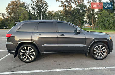 Внедорожник / Кроссовер Jeep Grand Cherokee 2016 в 