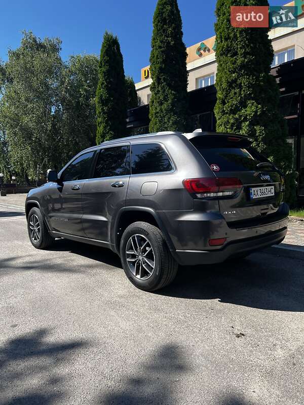 Внедорожник / Кроссовер Jeep Grand Cherokee 2017 в Краснограде