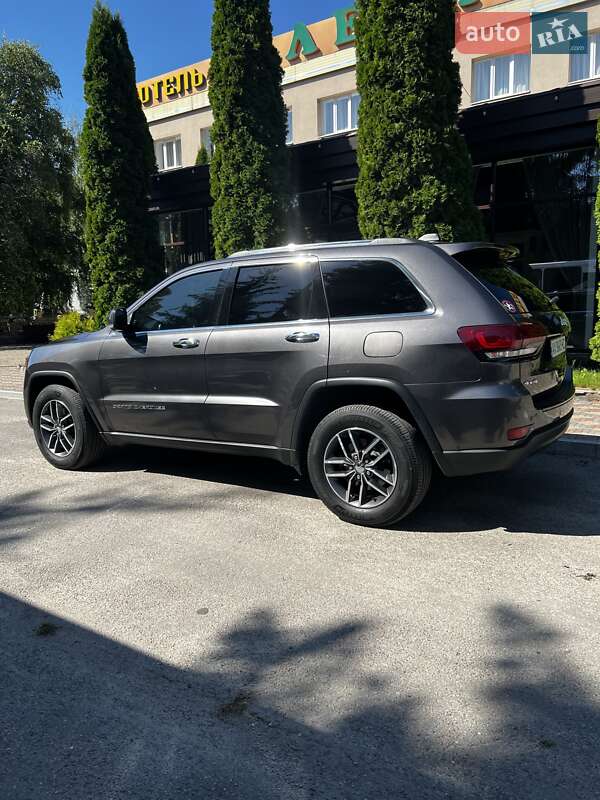 Внедорожник / Кроссовер Jeep Grand Cherokee 2017 в Краснограде