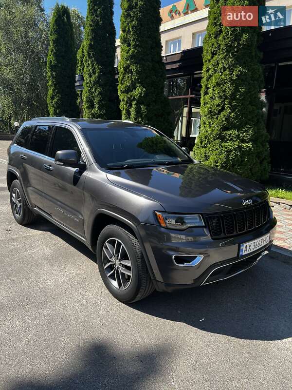 Внедорожник / Кроссовер Jeep Grand Cherokee 2017 в Краснограде