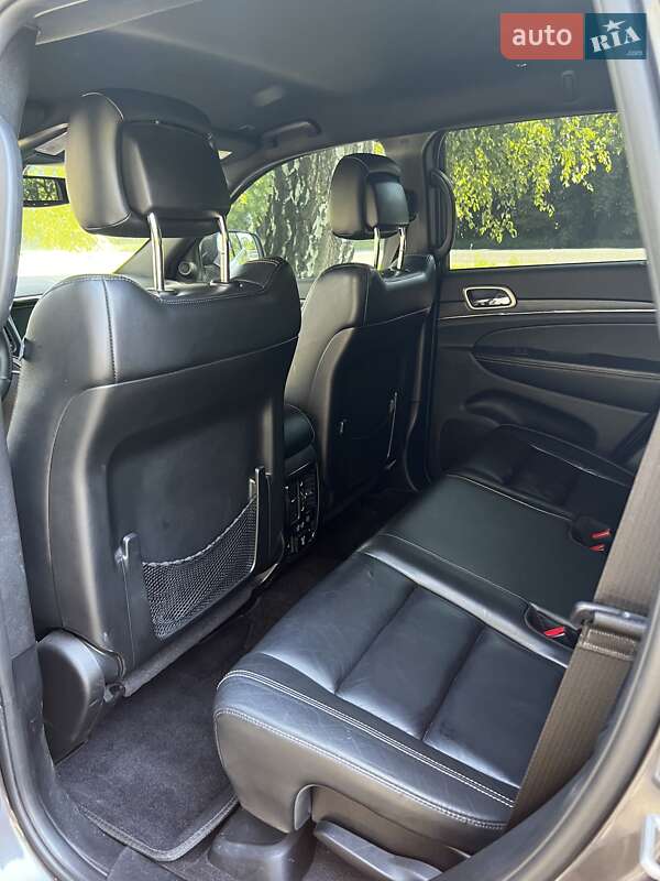 Внедорожник / Кроссовер Jeep Grand Cherokee 2017 в Краснограде