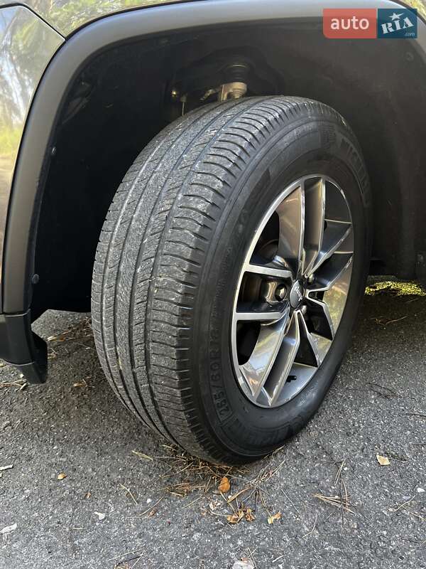 Внедорожник / Кроссовер Jeep Grand Cherokee 2017 в Краснограде