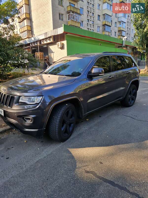 Внедорожник / Кроссовер Jeep Grand Cherokee 2015 в Киеве