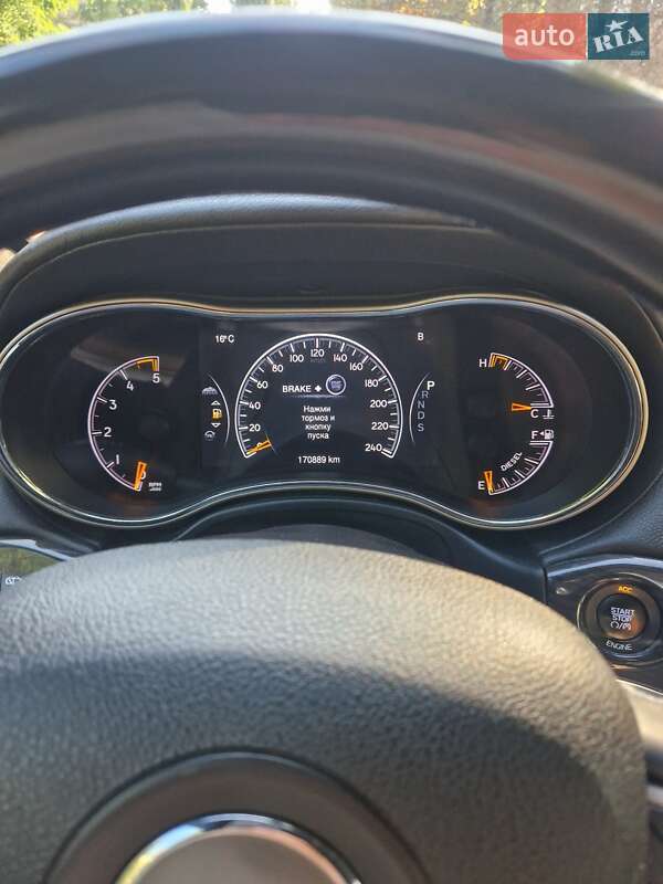 Внедорожник / Кроссовер Jeep Grand Cherokee 2015 в Киеве