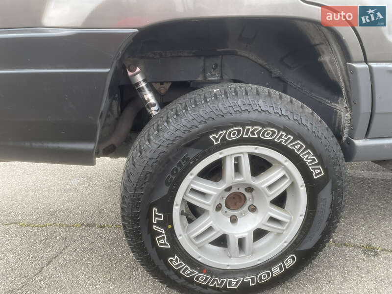 Позашляховик / Кросовер Jeep Grand Cherokee 1999 в Києві