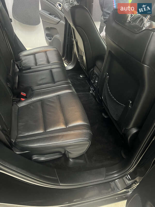 Внедорожник / Кроссовер Jeep Grand Cherokee 2016 в Ужгороде фото 5 Внедорожник / Кроссовер Jeep Grand Cherokee 2016 в Ужгороде