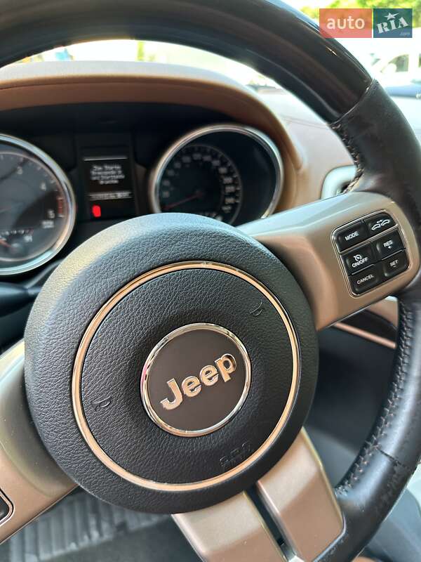 Внедорожник / Кроссовер Jeep Grand Cherokee 2012 в Ужгороде фото 6 Внедорожник / Кроссовер Jeep Grand Cherokee 2012 в Ужгороде