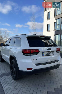 Внедорожник / Кроссовер Jeep Grand Cherokee 2018 в 