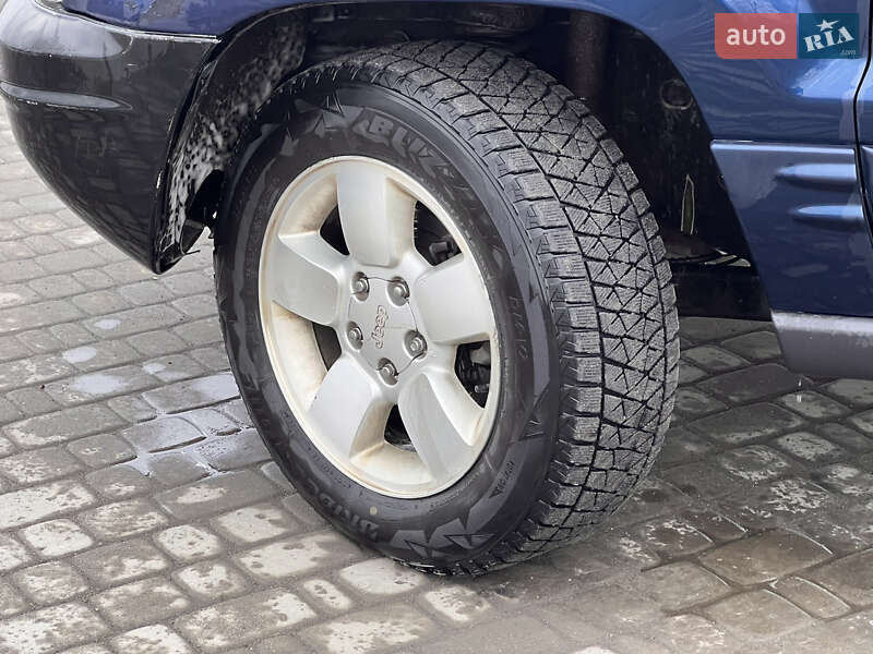 Внедорожник / Кроссовер Jeep Grand Cherokee 2003 в Владимирце