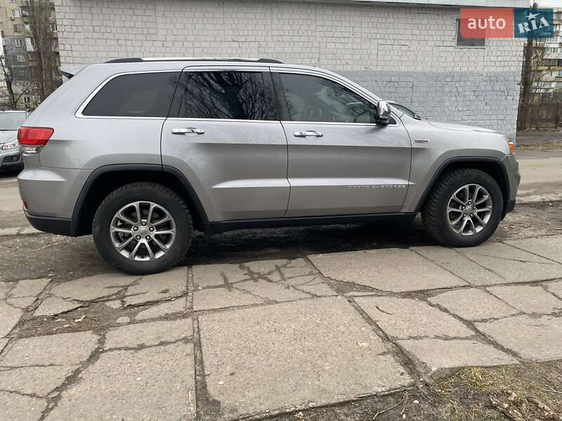 Позашляховик / Кросовер Jeep Grand Cherokee 2015 в Києві