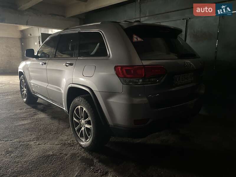 Позашляховик / Кросовер Jeep Grand Cherokee 2015 в Києві