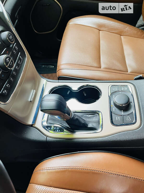 Внедорожник / Кроссовер Jeep Grand Cherokee 2017 в Чернигове