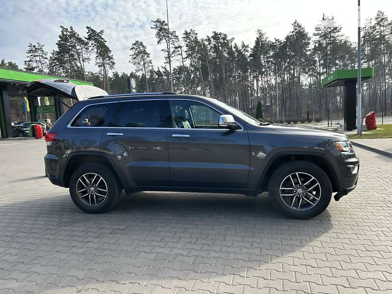 Внедорожник / Кроссовер Jeep Grand Cherokee 2017 в Буче