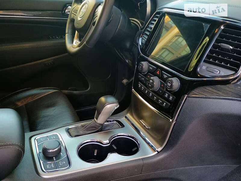 Внедорожник / Кроссовер Jeep Grand Cherokee 2019 в Киеве