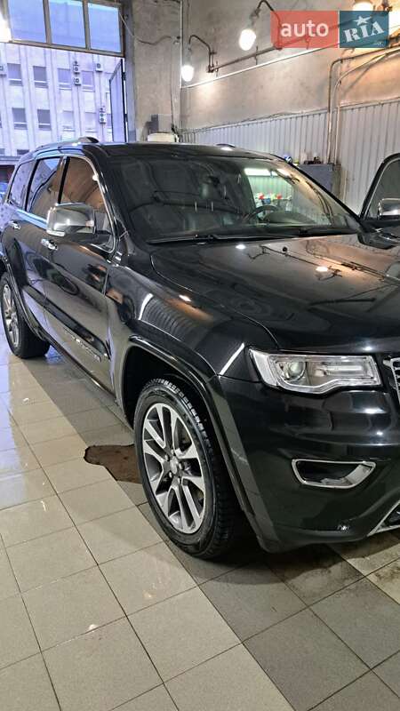 Внедорожник / Кроссовер Jeep Grand Cherokee 2017 в Чернигове