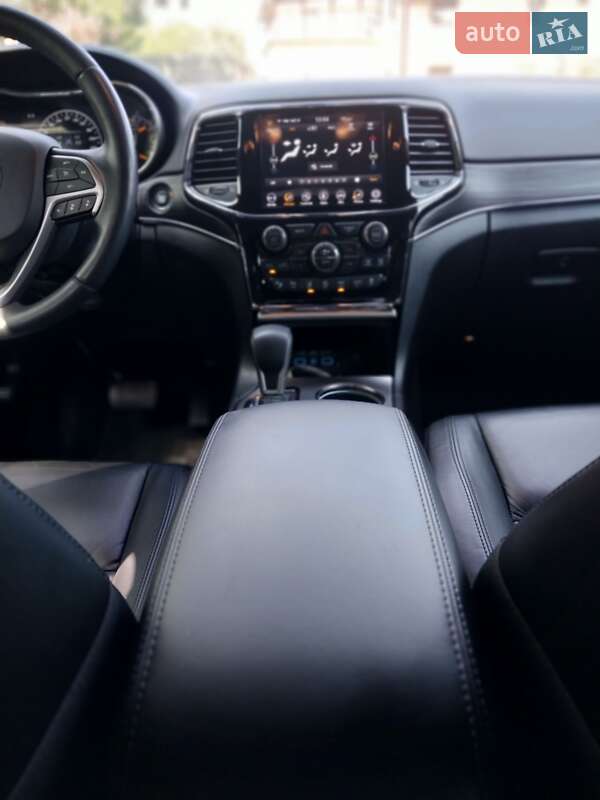 Внедорожник / Кроссовер Jeep Grand Cherokee 2020 в Киеве