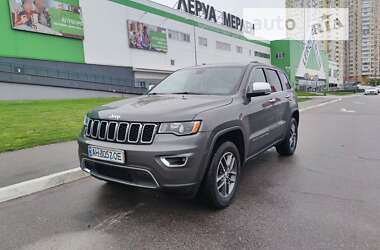 Внедорожник / Кроссовер Jeep Grand Cherokee 2016 в Киеве