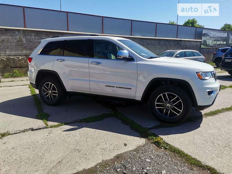 Внедорожник / Кроссовер Jeep Grand Cherokee 2017 в Виннице