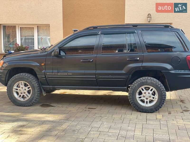 Внедорожник / Кроссовер Jeep Grand Cherokee 2002 в Тячеве