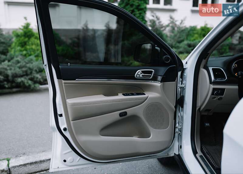 Позашляховик / Кросовер Jeep Grand Cherokee 2018 в Києві