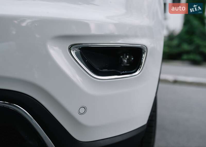 Позашляховик / Кросовер Jeep Grand Cherokee 2018 в Києві