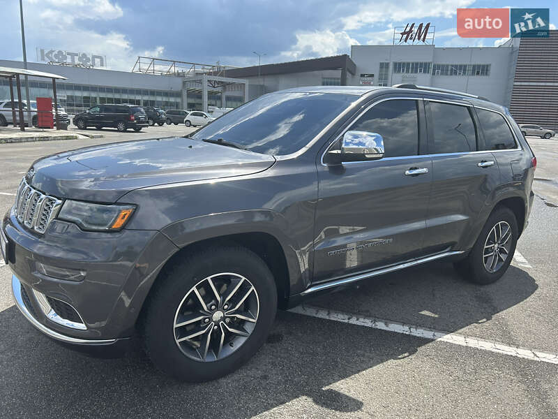 Внедорожник / Кроссовер Jeep Grand Cherokee 2018 в Киеве