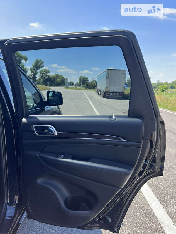 Внедорожник / Кроссовер Jeep Grand Cherokee 2017 в Киеве