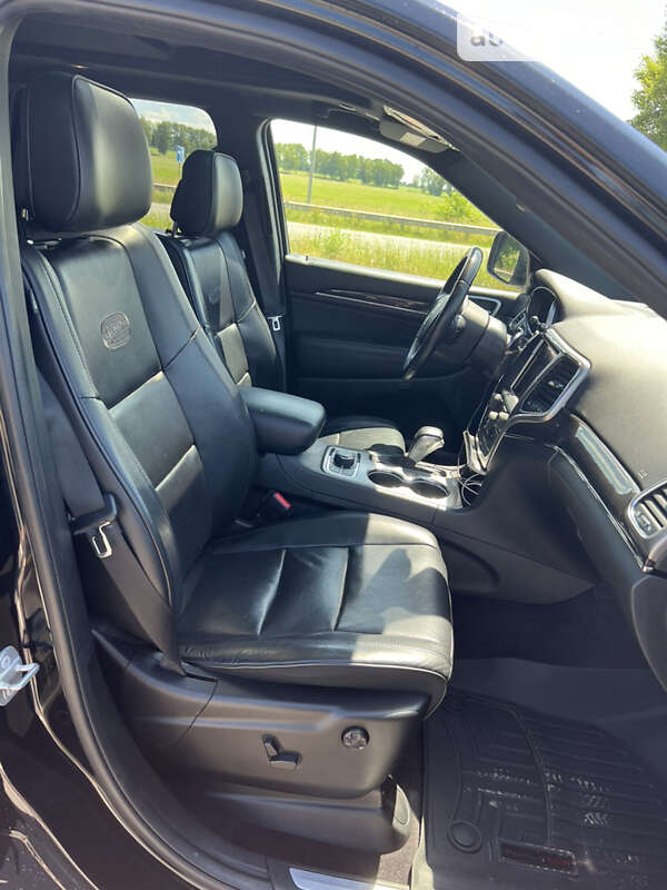 Внедорожник / Кроссовер Jeep Grand Cherokee 2017 в Киеве