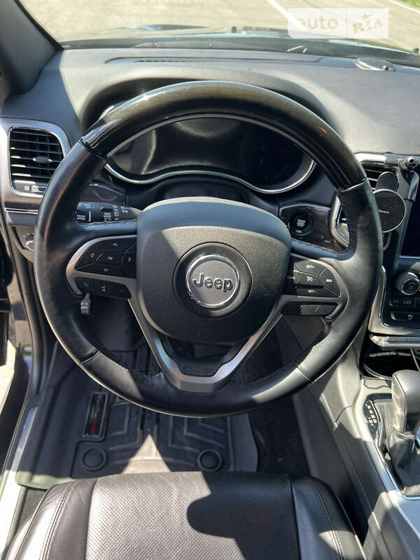 Внедорожник / Кроссовер Jeep Grand Cherokee 2017 в Киеве