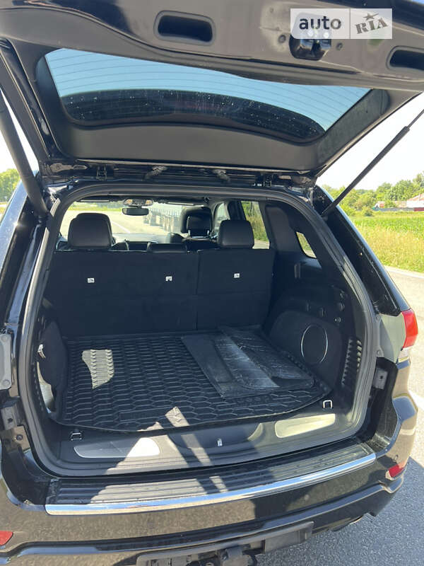 Внедорожник / Кроссовер Jeep Grand Cherokee 2017 в Киеве