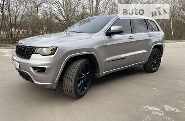 Внедорожник / Кроссовер Jeep Grand Cherokee 2018 в Сумах