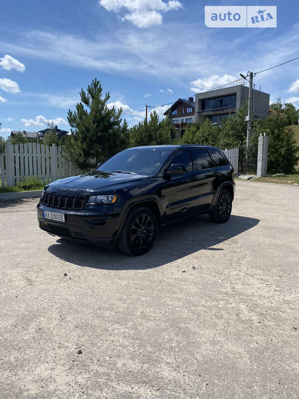 Внедорожник / Кроссовер Jeep Grand Cherokee 2017 в Харькове