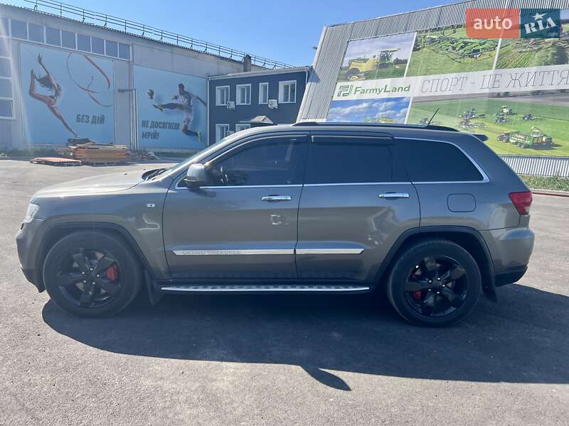 Внедорожник / Кроссовер Jeep Grand Cherokee 2011 в Золотоноше