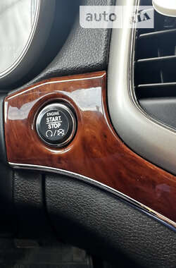 Позашляховик / Кросовер Jeep Grand Cherokee 2012 в 
