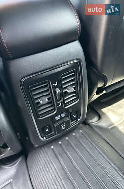 Внедорожник / Кроссовер Jeep Grand Cherokee 2018 в 