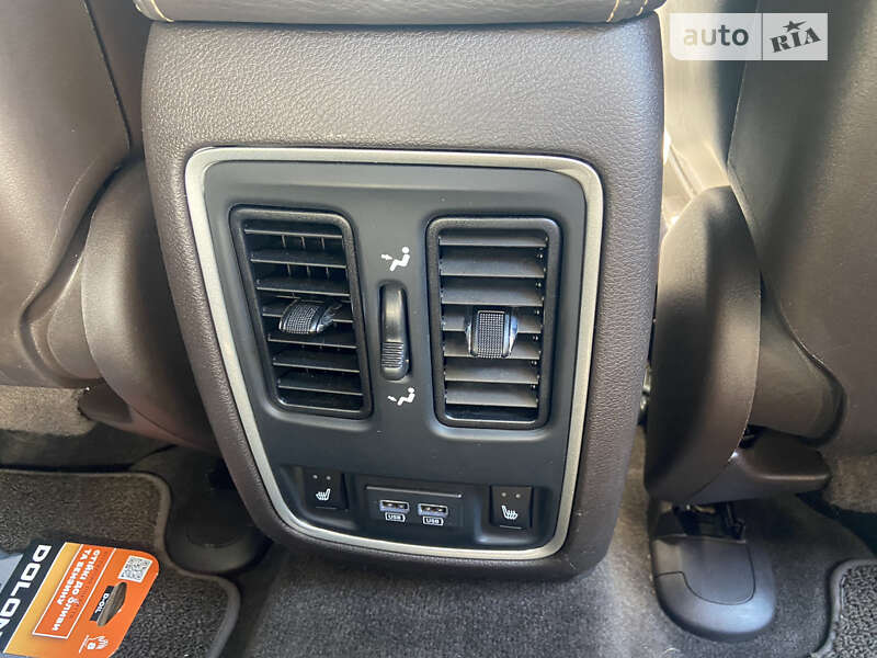 Внедорожник / Кроссовер Jeep Grand Cherokee 2014 в Киеве фото 12 Внедорожник / Кроссовер Jeep Grand Cherokee 2014 в Киеве